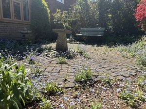 FrontGarden- click for photo gallery